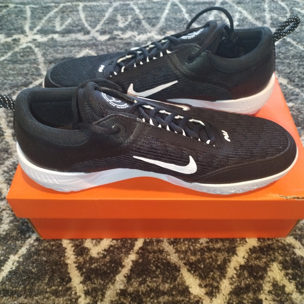 Nike Zoom Court NXT HC Men Tennis Shoes Sz 9.5